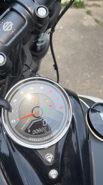 HARLEY-DAVIDSON SOFTAIL FAT BOB NOIR
