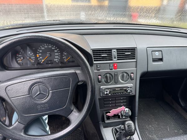 Mercedes-Benz Classe C 180 ESPRIT 9CV