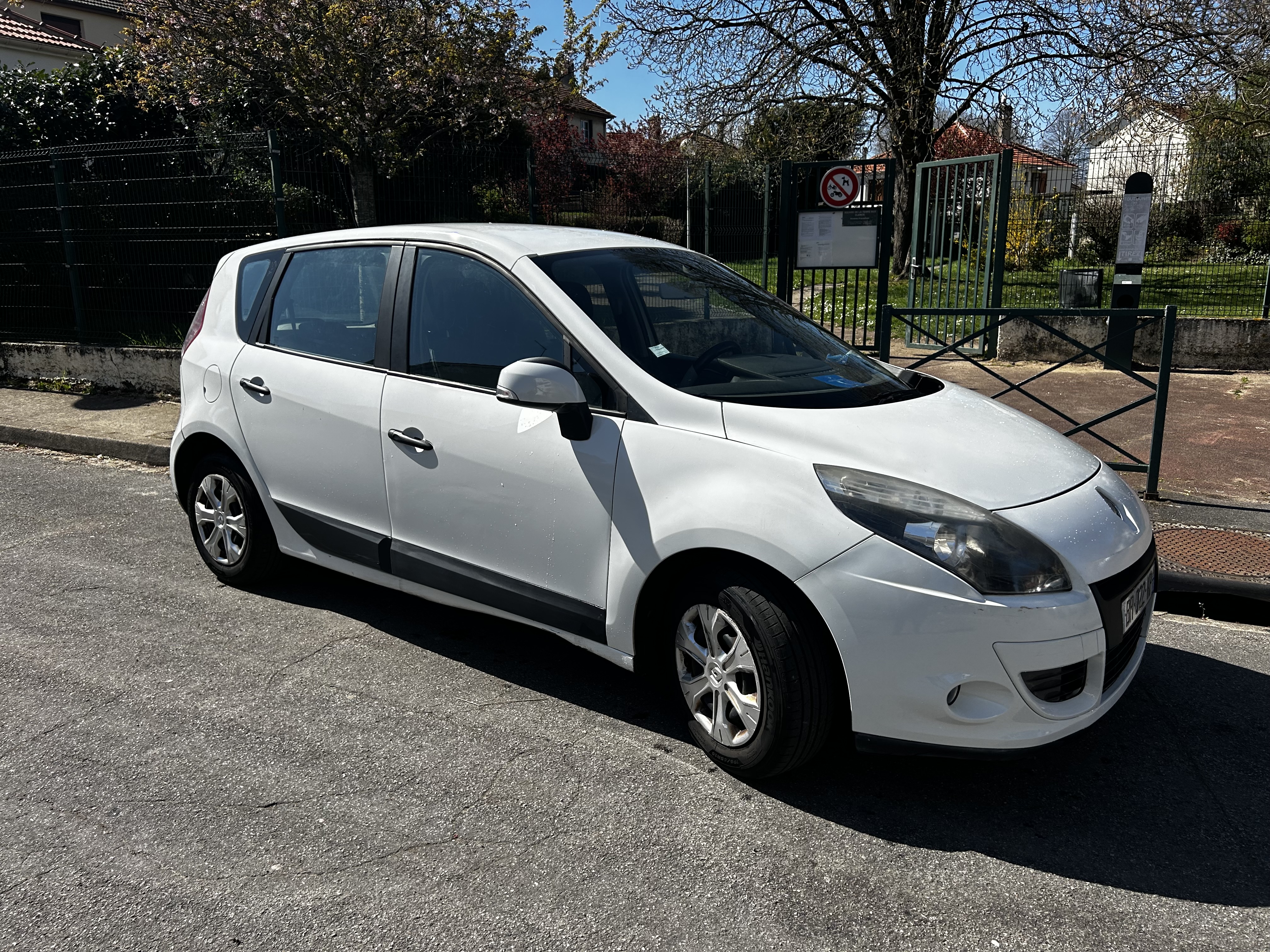 Renault Scenic III (3) 1.5 DCI 110 ENERGY AUTHENTIQUE ECO2
