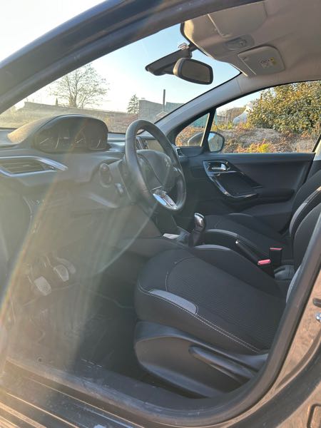 Peugeot 208 Peugeot 208 - 1ere main - Garantie