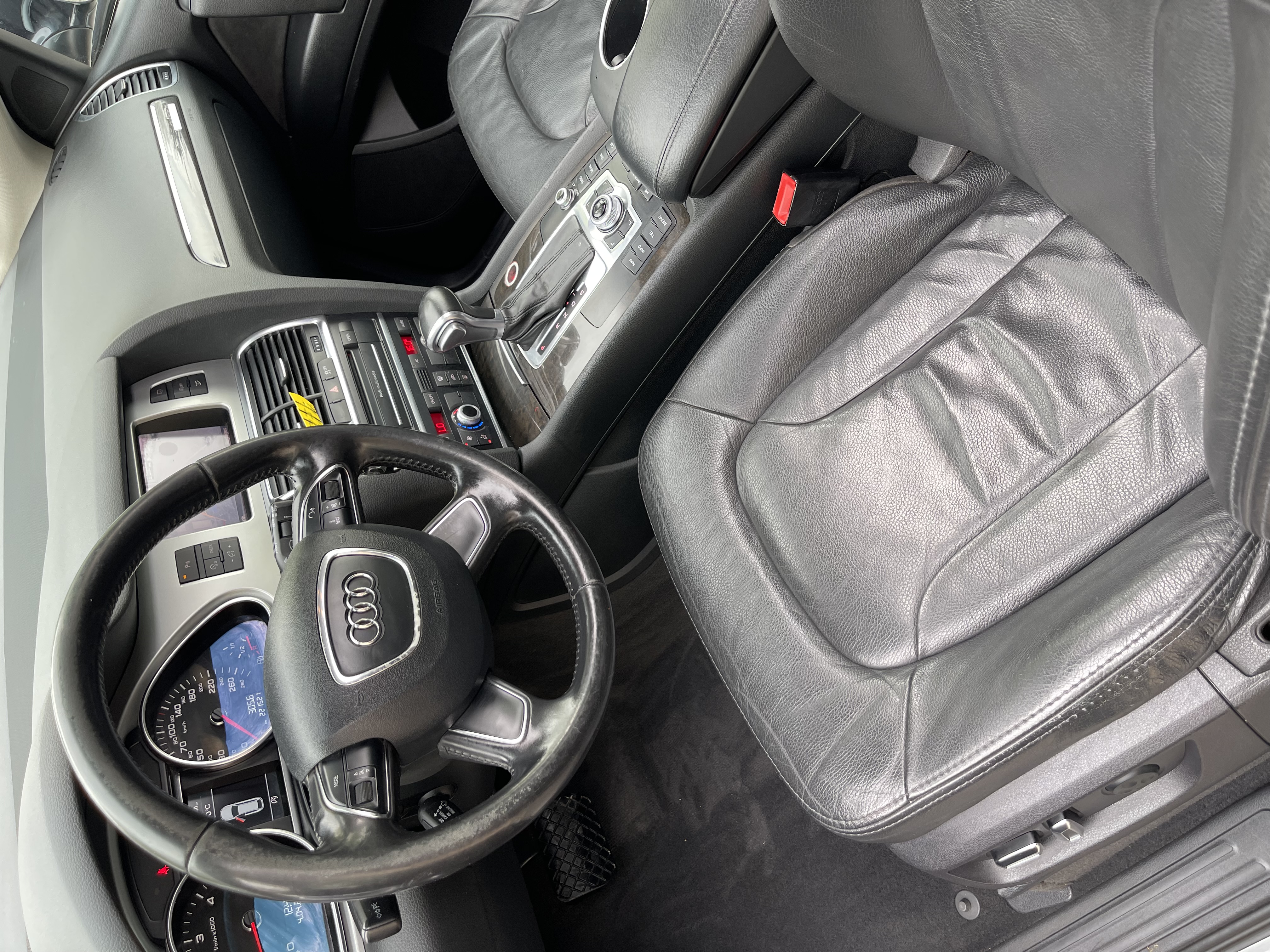 Audi Q7 3.0 V6 TDI 245ch Avus quattro Tiptronic 7 places