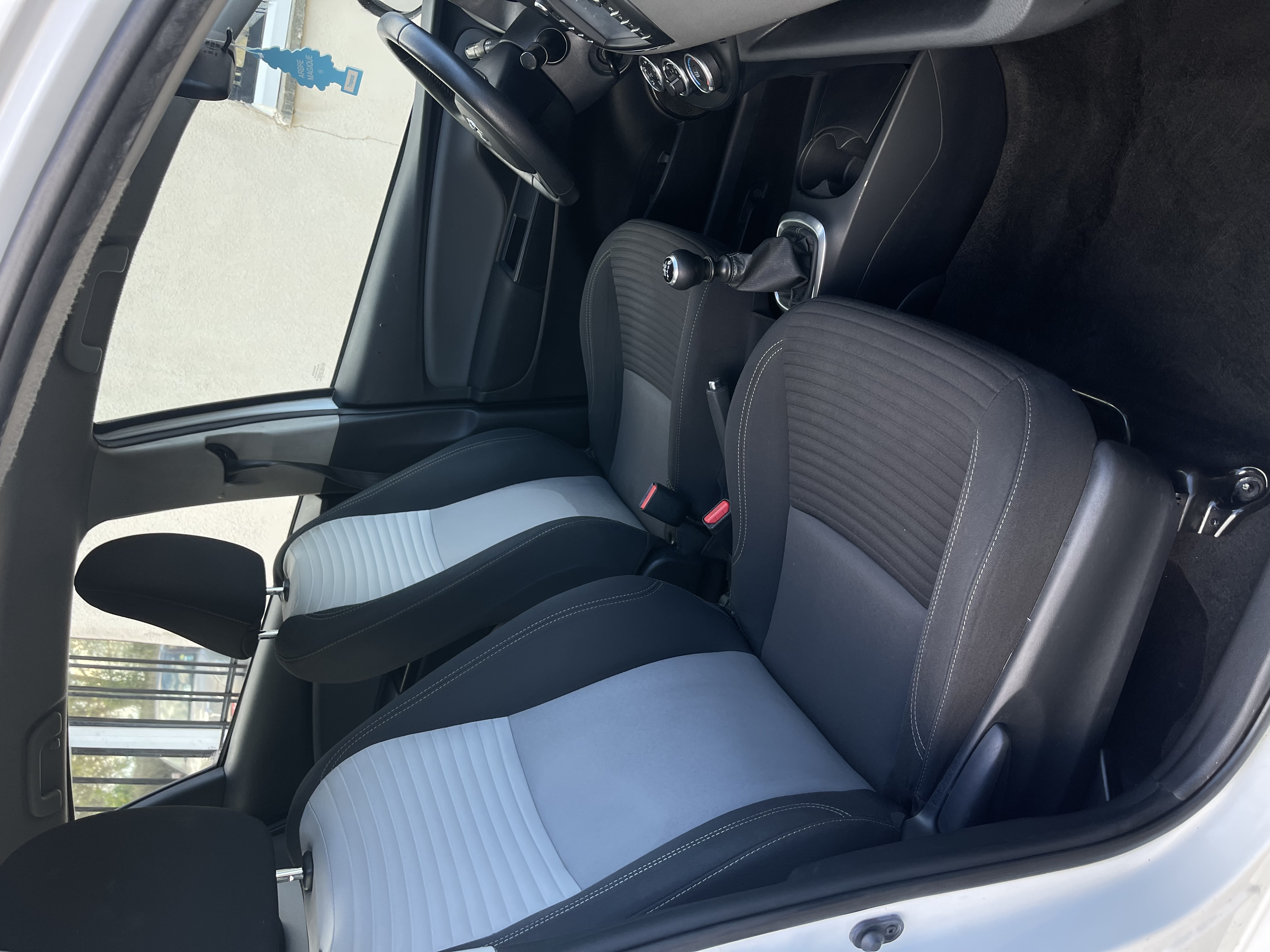 Toyota Yaris III (3) 110 VVT-I DESIGN 5P