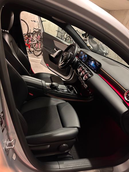 Mercedes-Benz Classe A IV BERLINE 180 BUSINESS LINE 7G-DCT