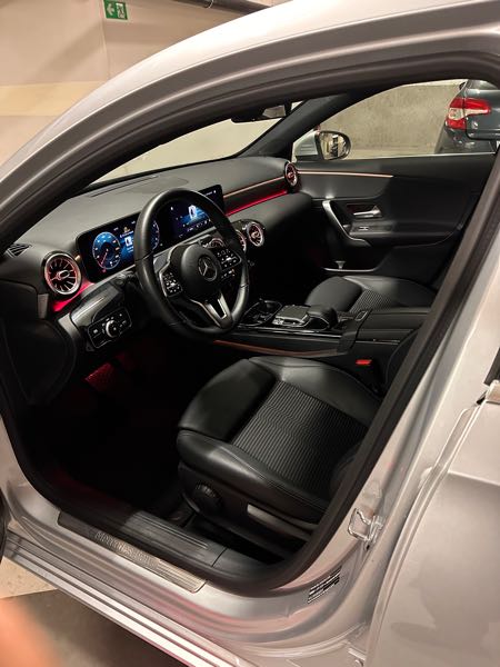 Mercedes-Benz Classe A IV BERLINE 180 BUSINESS LINE 7G-DCT