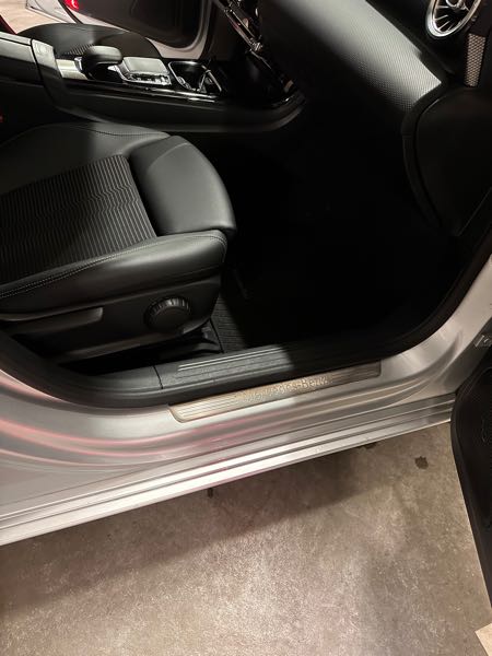 Mercedes-Benz Classe A IV BERLINE 180 BUSINESS LINE 7G-DCT