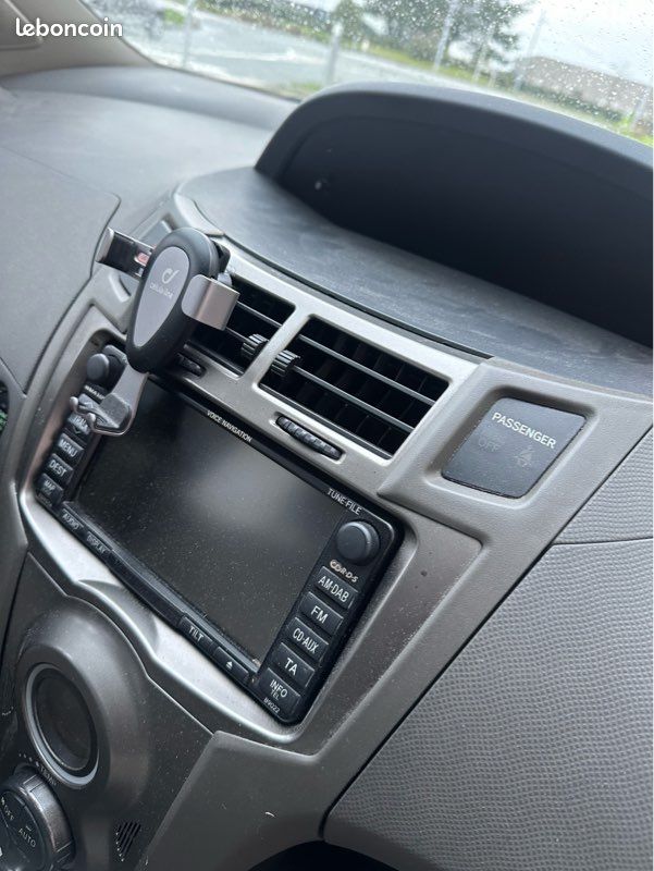 Toyota Yaris II 90 D-4D SOL 5P