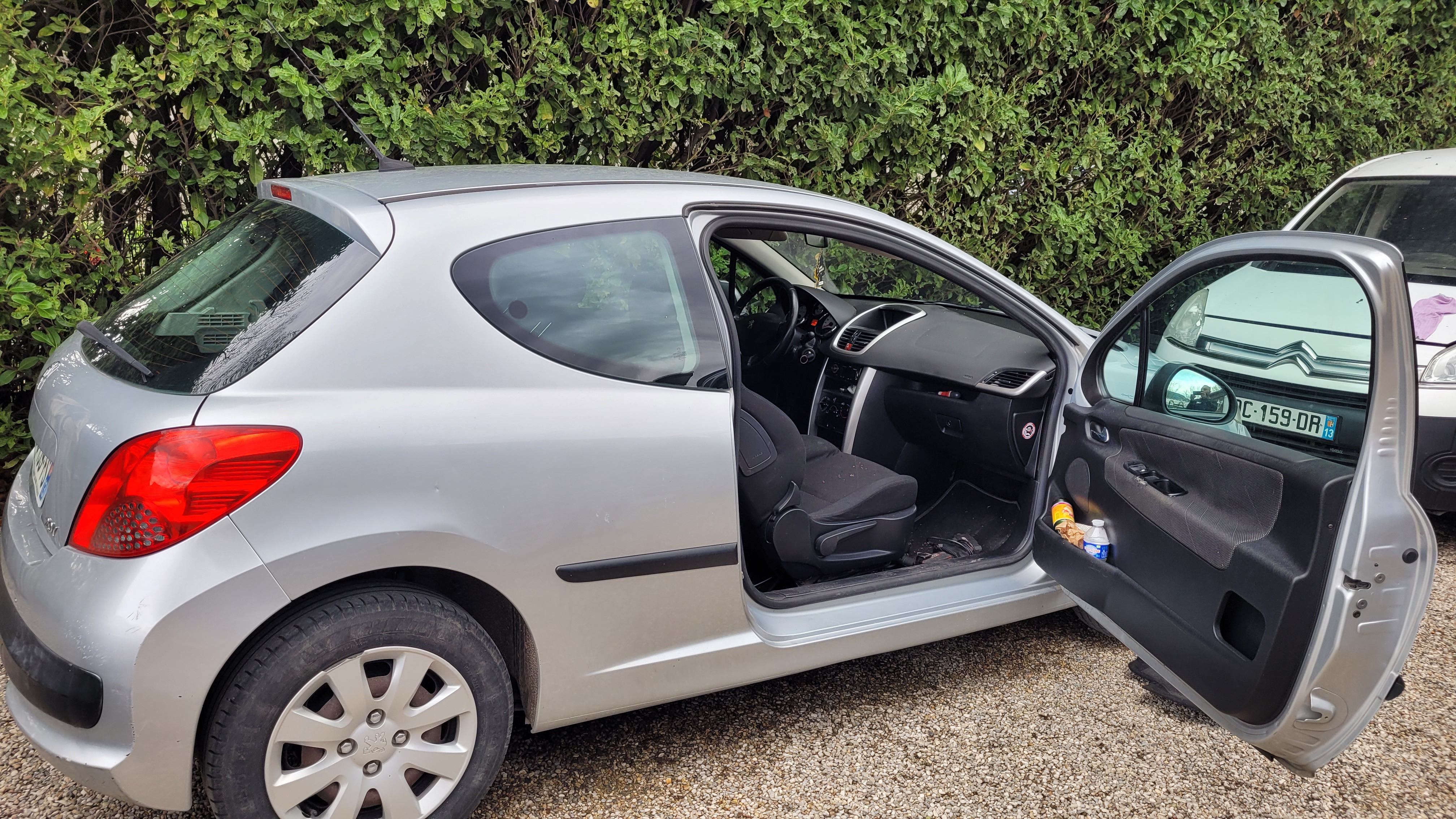 Peugeot 207 1.4 16V 90 SPORT PACK 3P