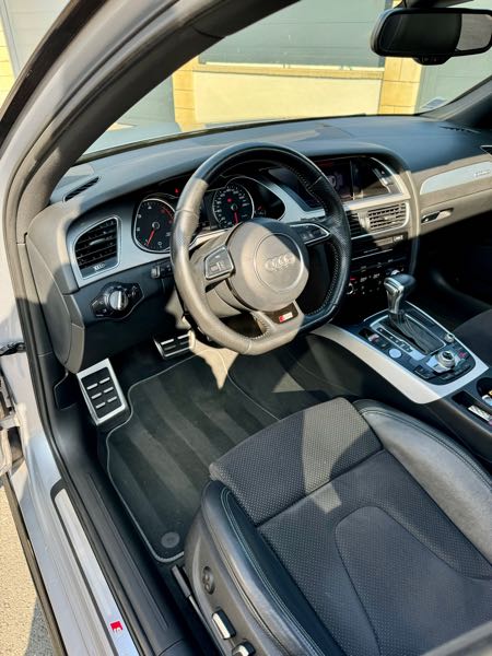 Audi A4 IV (2) AVANT 2.0 TDI 177 S LINE QUATTRO S TRONIC