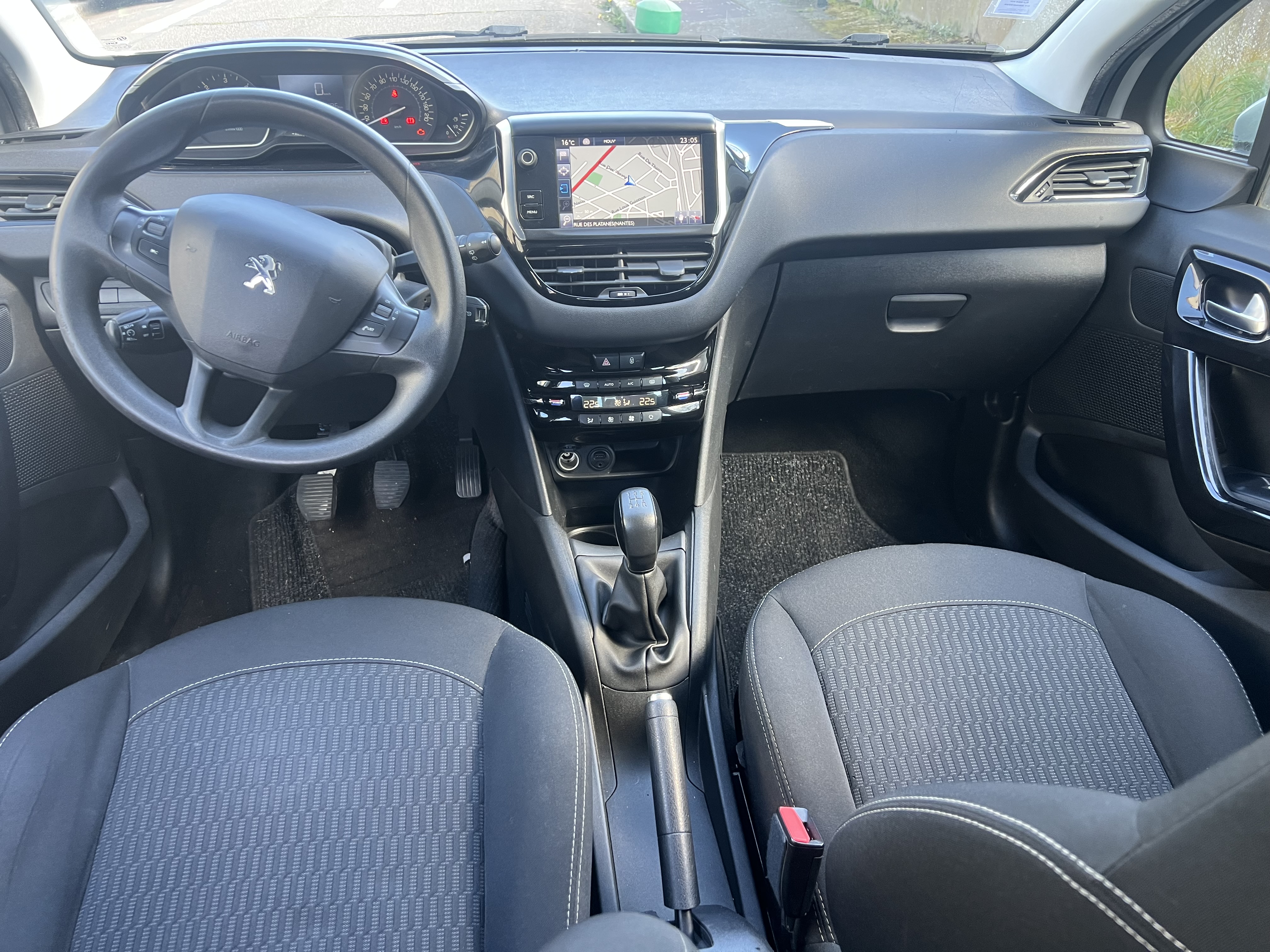 Peugeot 208 (2) 1.6 BLUEHDI 100 ACTIVE BUSINESS 5P