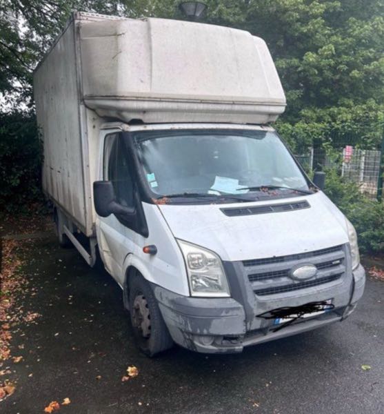 Ford Transit Ford transit 20m3 + hayon d’hollandia et capucine 3m3