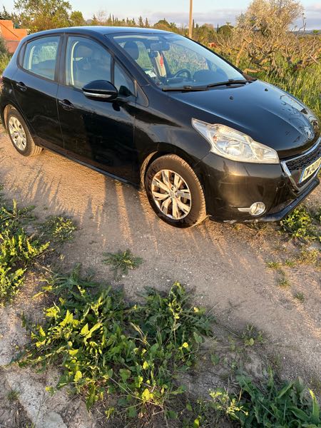Peugeot 208 1.4 HDI 68 STYLE 5P