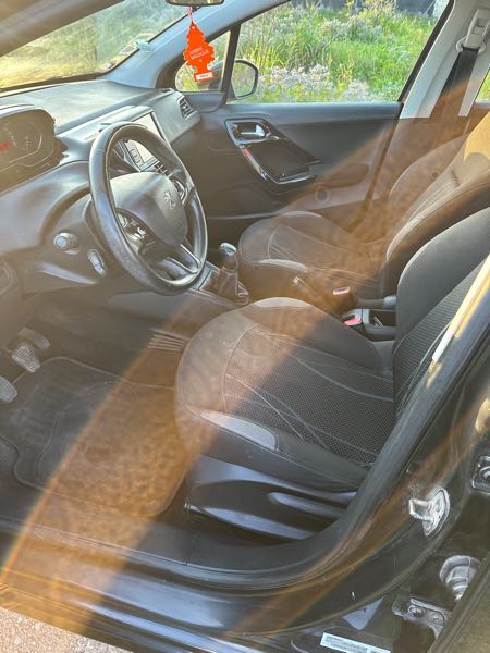 Peugeot 208 1.4 HDI 68 STYLE 5P