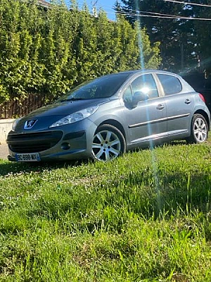 Peugeot 207 1.6 HDI 16V 90 TRENDY 5P
