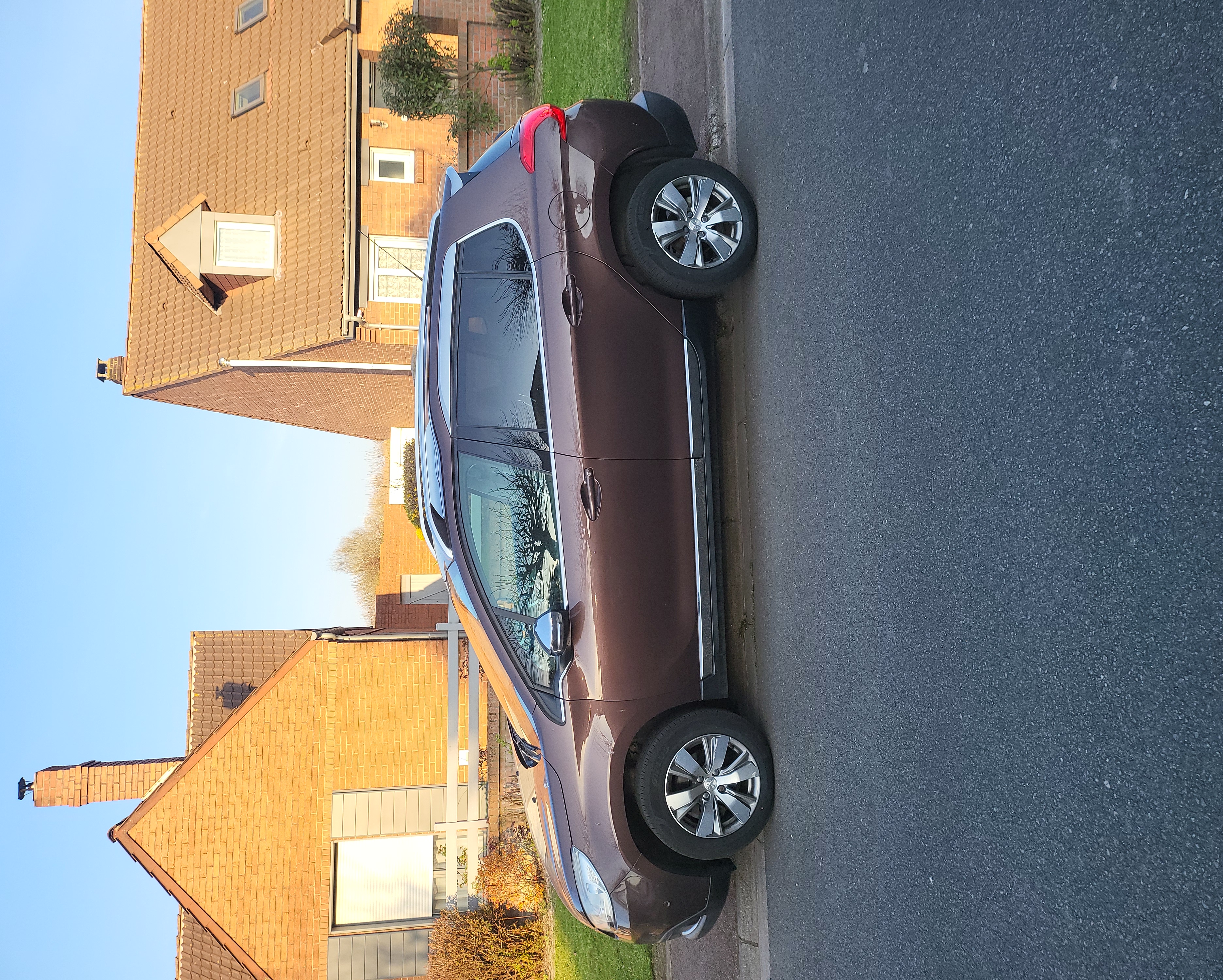 Peugeot 2008 1.6 E-HDI 115 ALLURE