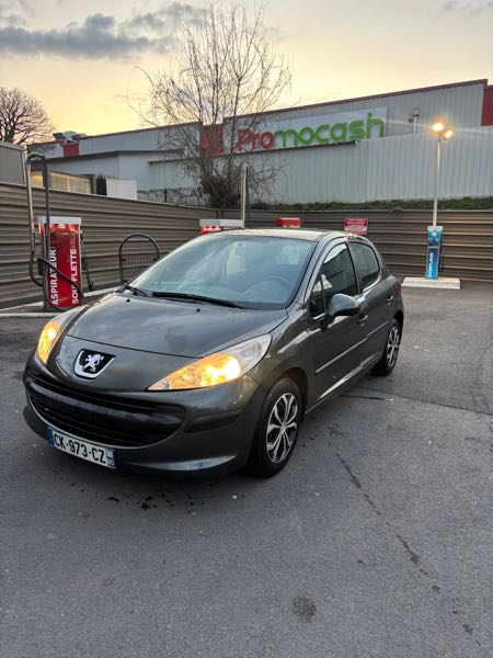 Peugeot 207 1.4 HDI 70 EXECUTIVE 5P