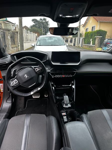 Peugeot 2008 II 1.5 BLUEHDI 130 S&amp;S GT LINE EAT8