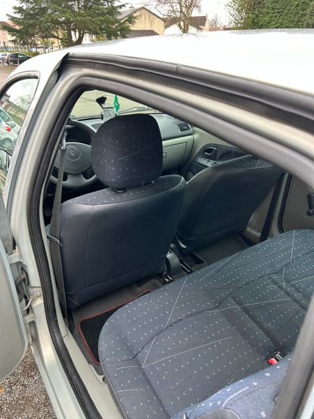 Renault Clio III 1.2 60 AUTHENTIQUE 5P