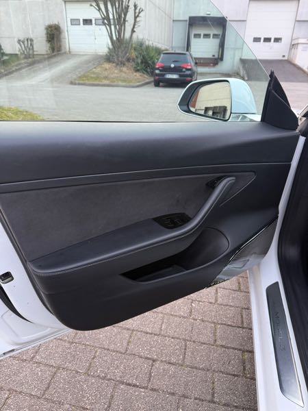 Tesla Model 3 Tesla Model 3 SR+