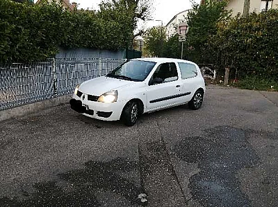 Renault Clio II (2) CAMPUS 1.5 DCI 65 3P
