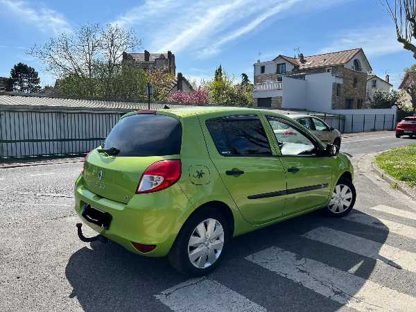 Renault Clio Renault clio 3 1.5dci 75ch 2011