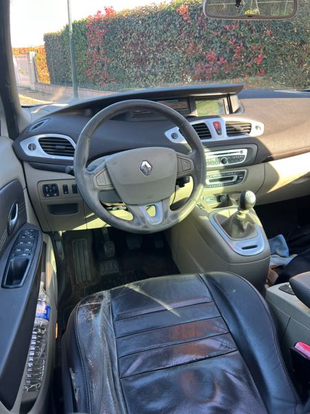 Renault Grand Scenic III (2) 1.6 DCI 130 FAP ENERGY DYNAMIQUE 7PL ECO2
