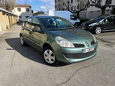 Renault Clio III (2) 1.5 DCI 90 NIGHT&amp;DAY 5P ECO2