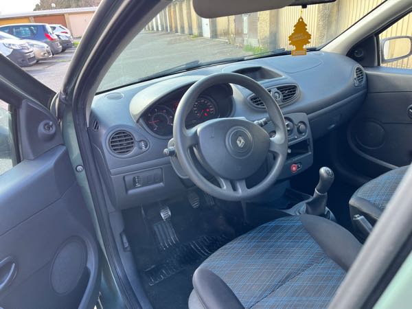 Renault Clio III (2) 1.5 DCI 90 NIGHT&amp;DAY 5P ECO2