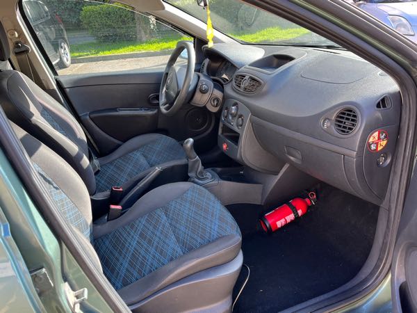 Renault Clio III (2) 1.5 DCI 90 NIGHT&amp;DAY 5P ECO2