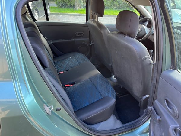 Renault Clio III (2) 1.5 DCI 90 NIGHT&amp;DAY 5P ECO2