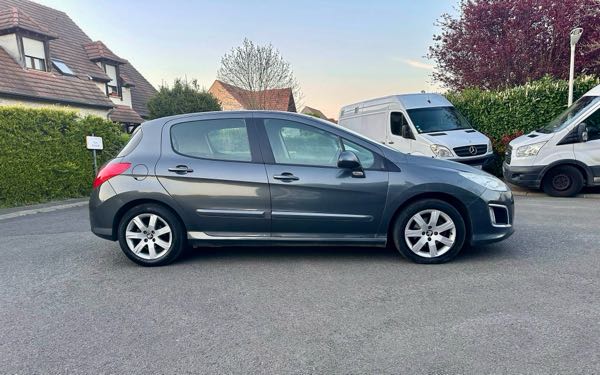 Peugeot 308 II 1.6 HDI 92 FAP ALLURE