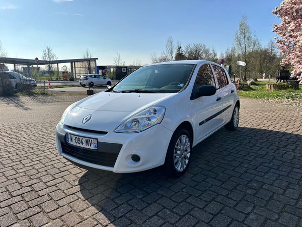 Renault Clio III (2) 1.2 75 YAHOO! 5P