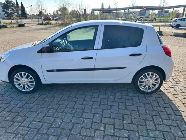 Renault Clio III (2) 1.2 75 YAHOO! 5P