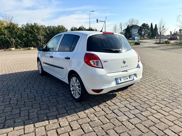 Renault Clio III (2) 1.2 75 YAHOO! 5P