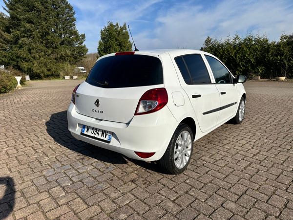 Renault Clio III (2) 1.2 75 YAHOO! 5P