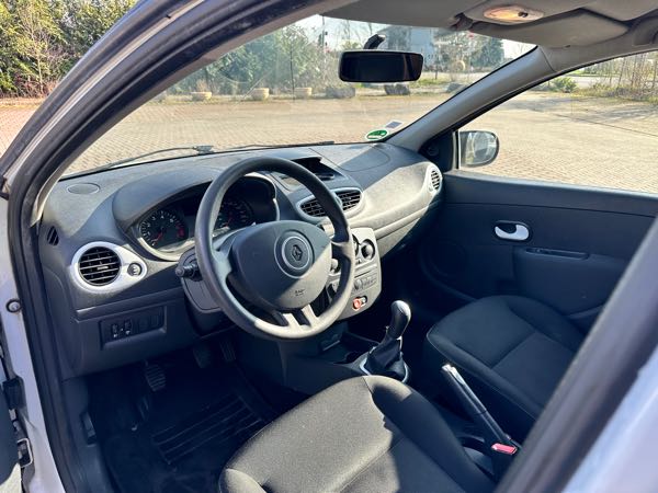 Renault Clio III (2) 1.2 75 YAHOO! 5P