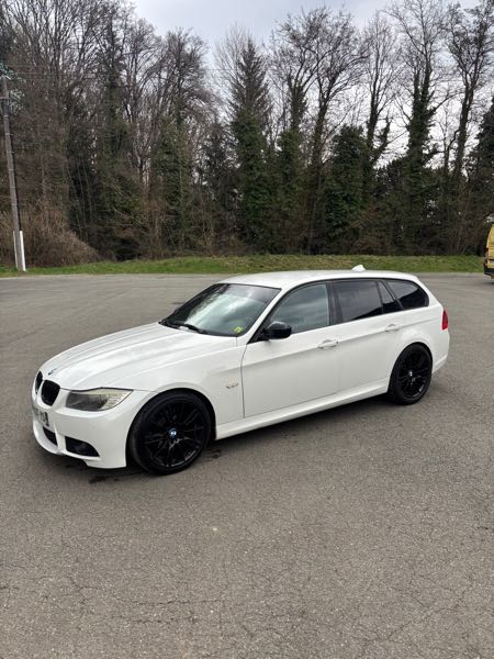 Bmw Serie 3 (E91) TOURING 318I 143 SPORT DESIGN