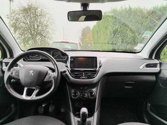 Peugeot 208 1.2 VTI 82 STYLE 5P