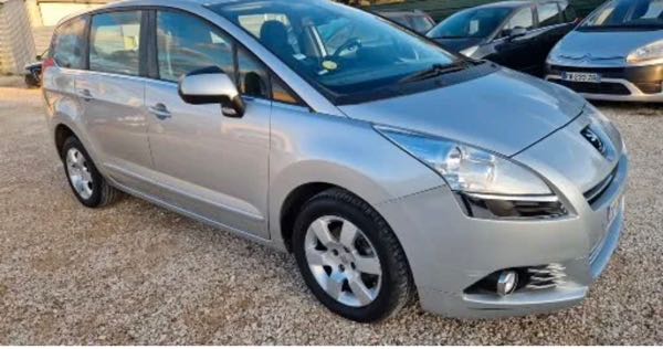 Peugeot 5008 1.6l hdi 115ch ACTIVE 90.000KM du 07/2013
