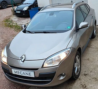 Renault Megane III ESTATE 1.5 DCI 110 FAP CARMINAT TOMTOM EURO5