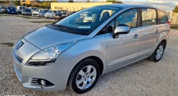 Peugeot 5008 1.6l hdi 115ch ACTIVE 90.000KM du 07/2013