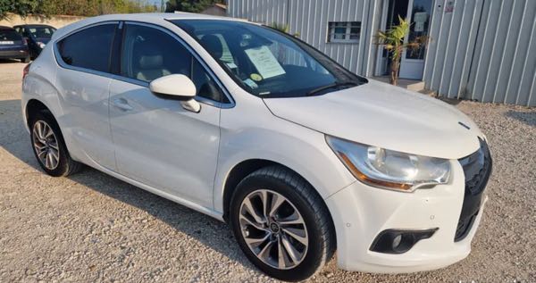 Citroen Ds4 1.6l hdi 115ch pack sochic 2013