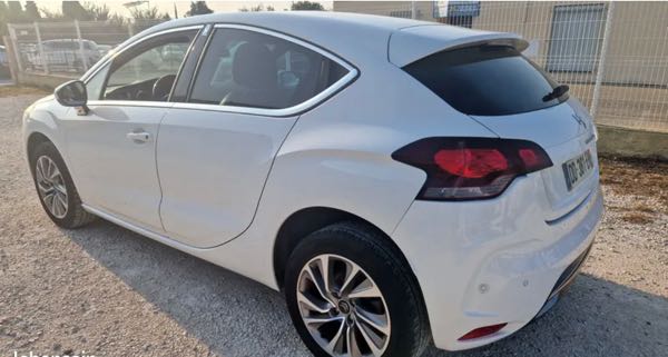 Citroen Ds4 1.6l hdi 115ch pack sochic 2013