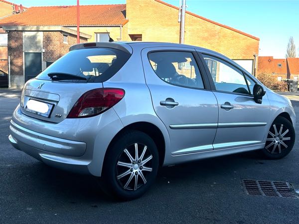 Peugeot 207 (2) 1.4 VTI 95 URBAN MOVE 5P