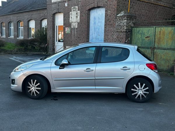 Peugeot 207 (2) 1.4 VTI 95 URBAN MOVE 5P