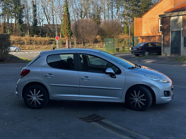 Peugeot 207 (2) 1.4 VTI 95 URBAN MOVE 5P