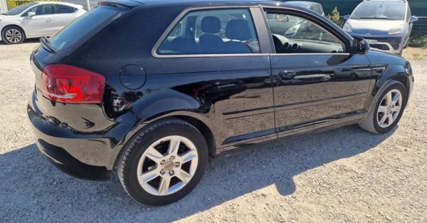 Audi A3 ii ph2 1.6l tdi 90ch pack clim 2010