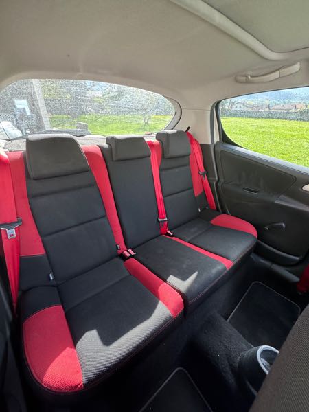 Peugeot 207 1.4 HDI 70 EXECUTIVE 5P