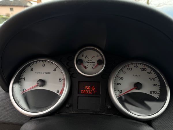 Peugeot 207 1.4 HDI 70 EXECUTIVE 5P