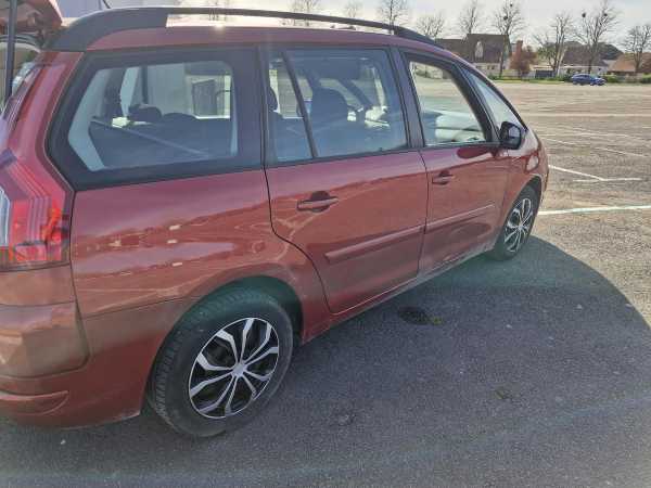 Citroen C4 bonjour je vends ma Citroën C4 Picasso de 7 places