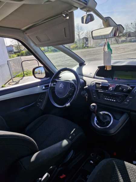 Citroen C4 bonjour je vends ma Citroën C4 Picasso de 7 places